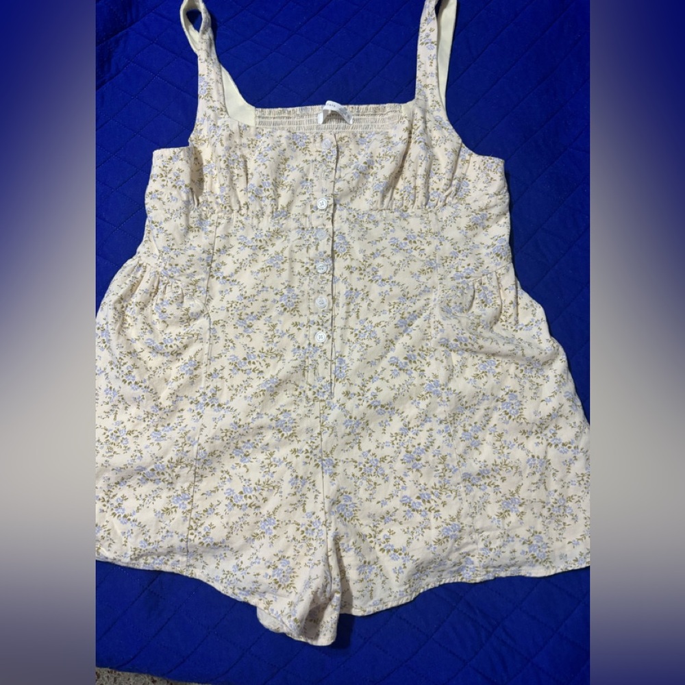 Altar'd State Lauren Floral romper X-Large